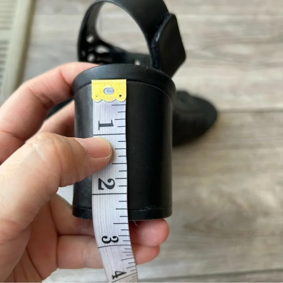 Karl Lagerfeld Hillary Laser Cut Black Leather Sandals - Picture 12 of 13